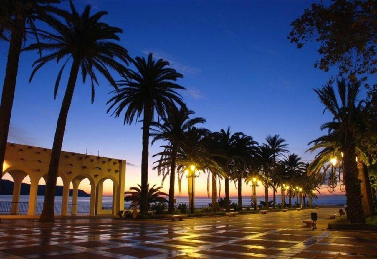 Valparaiso - Burriana Beach Nerja Ngoại thất bức ảnh